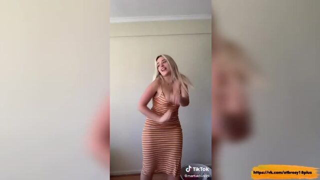 Годный тик-ток  энергичная девочка сексуально танцует