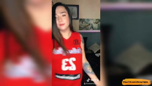 Голый тик-ток  главное не показала соски