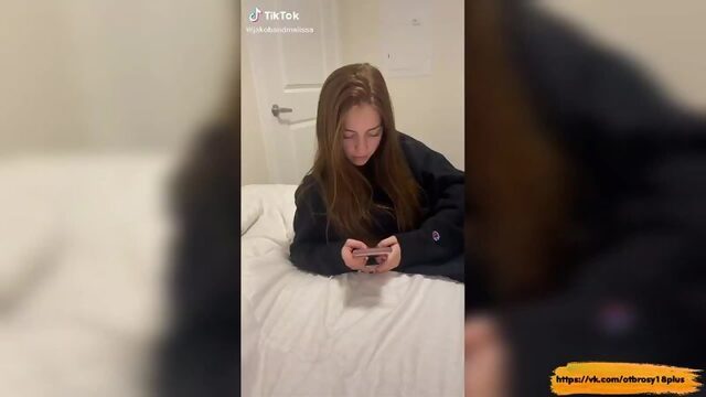 Годный тик ток  умная девочка дала попку