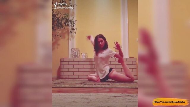 Годный тик-ток  тренировка в трусиках