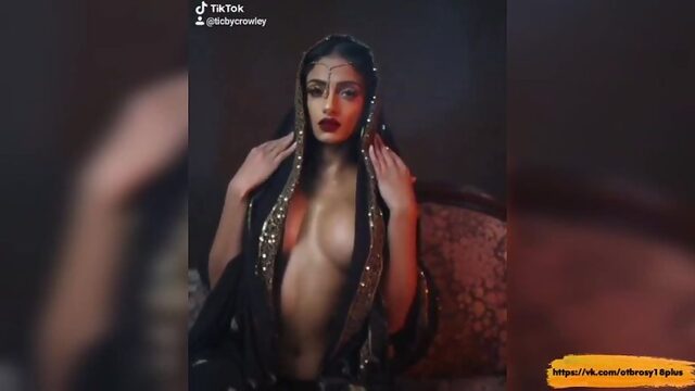 Голый тик-ток  сексуальная Индийка