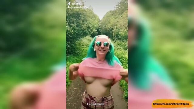 Голый тик-ток  показала пирсинг в сосках с разбега