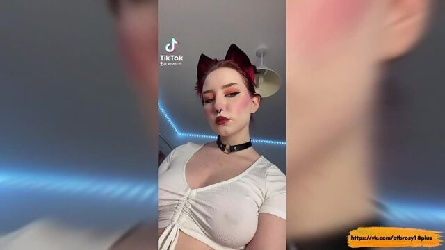 Голый тик-ток  киска и ее пирсинг