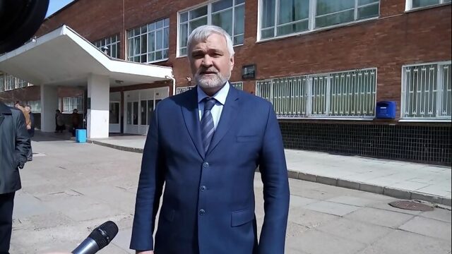 Руководитель ФМБА В Уйба поздравляет медиков ЦМСЧ-38