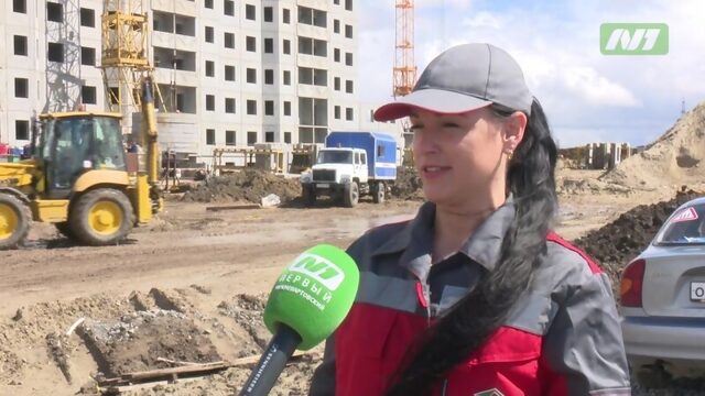 Про день крановщика когда-нибудь слышали А кто внутри кабины сидит вы вообще видели???