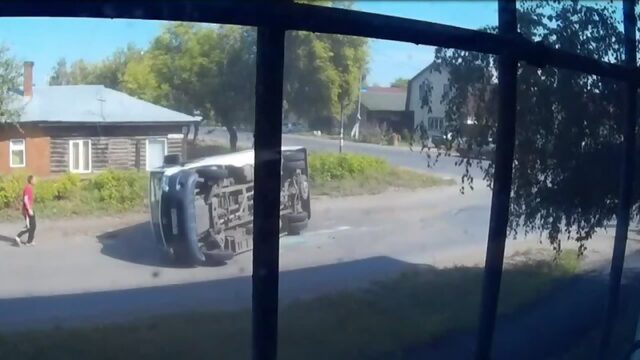 Омск  Легендарный перекресток  ДТП  ЧП ОМСК  Авария на пересечении ул Шебалдина и 2 лет РККА.