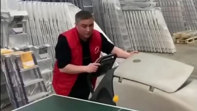 Теннис на строительном складе  Проект  Дача »