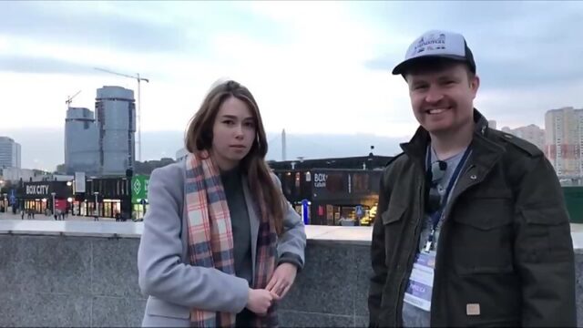 Карина Шпак и неизвестный блогер 