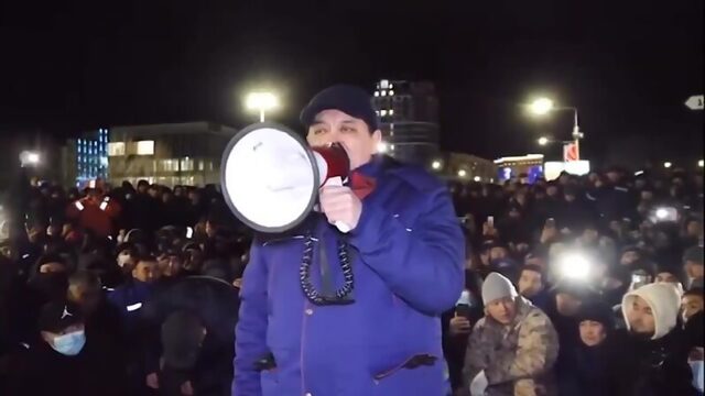 Вечером в понедельник  января аким Мангистауской области Нурлан Ногаев провел встречу с автовладельцами города Актау требующ