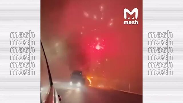 На трассе Нур-Султан  Щучинск загорелся полуприцеп с пиротехникой