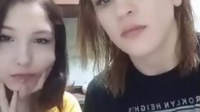 видеочат чат рулетка перископ шлюхи показали груди вип за продой переходи на стену